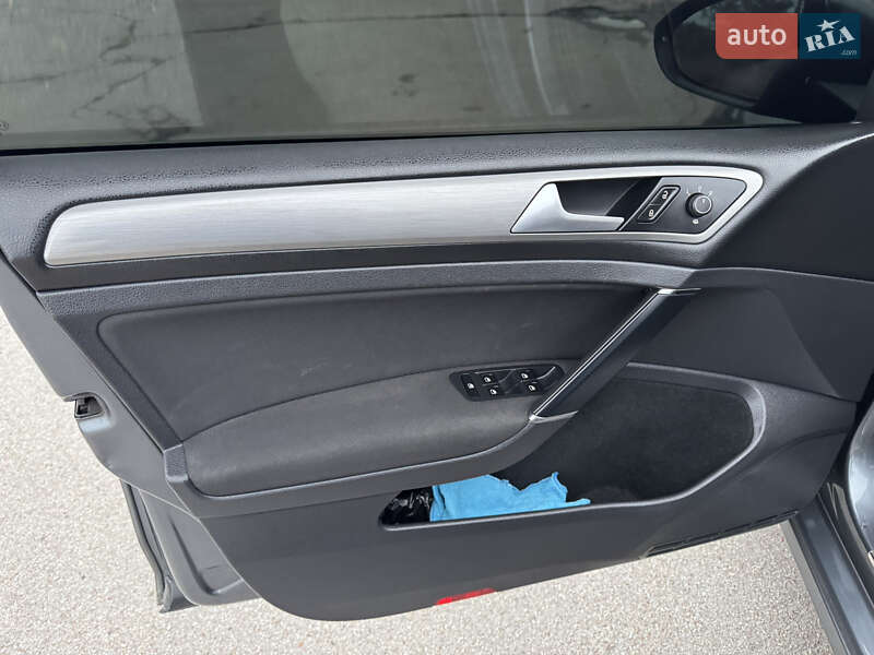 Хэтчбек Volkswagen Golf 2014 в Кролевце