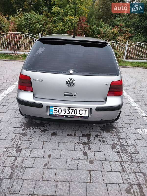 Хетчбек Volkswagen Golf 2002 в Тернополі