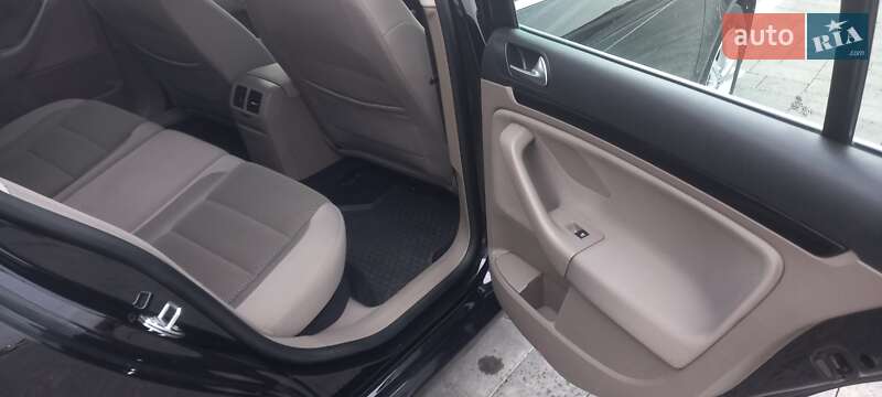 Универсал Volkswagen Golf 2012 в Луцке