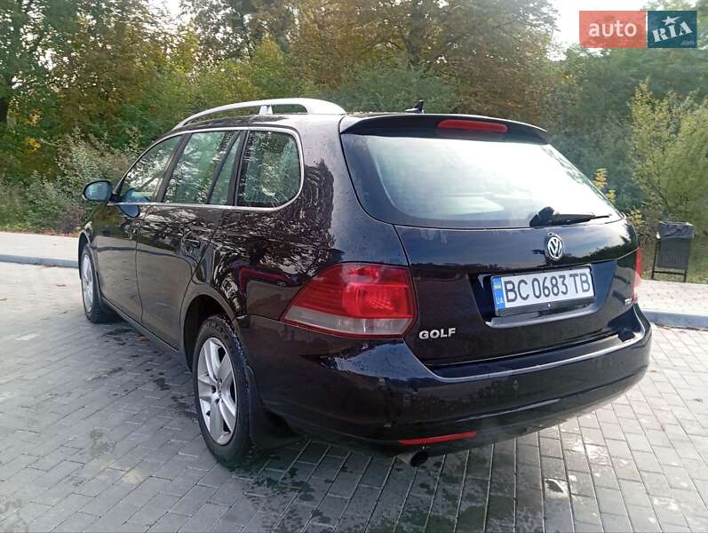 Универсал Volkswagen Golf 2010 в Стрые