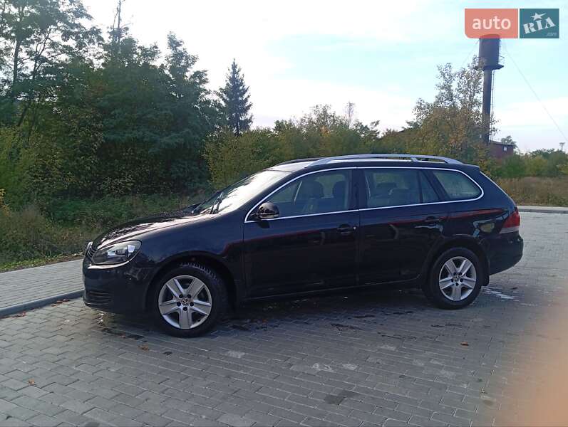 Универсал Volkswagen Golf 2010 в Стрые