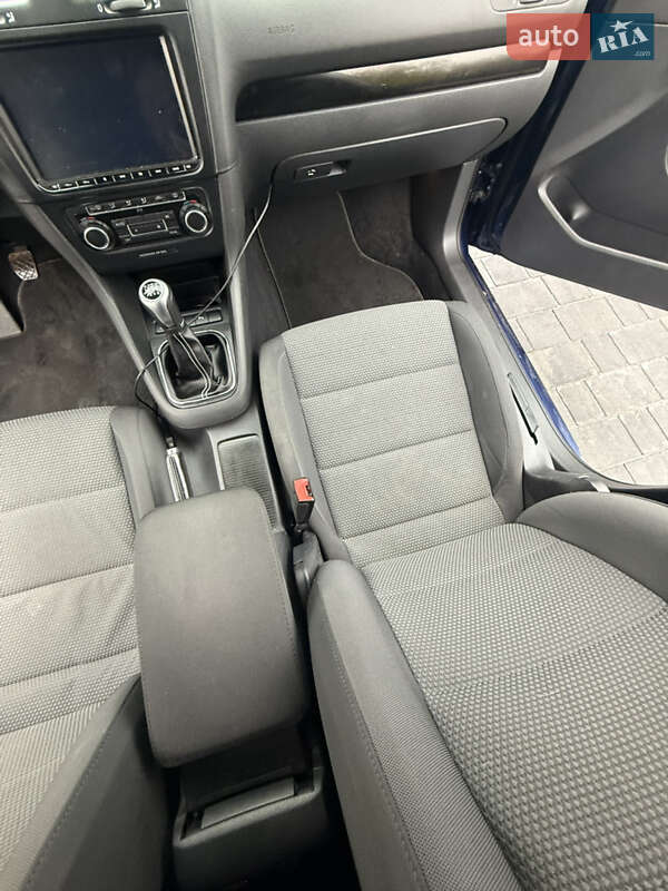 Універсал Volkswagen Golf 2010 в Хмельницькому