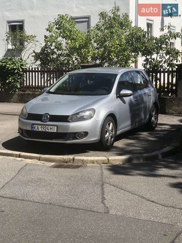 Хетчбек Volkswagen Golf 2010 в Києві