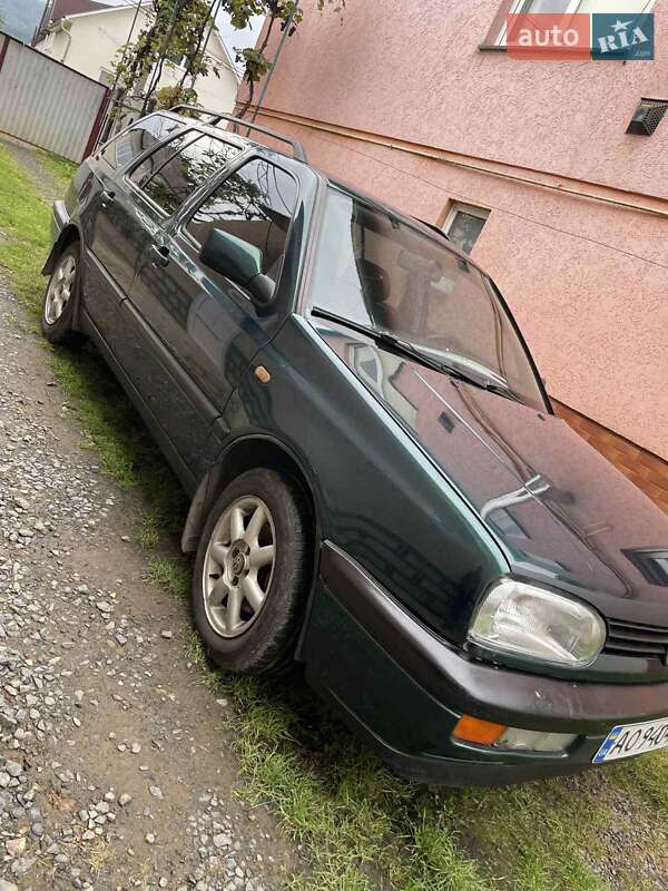 Універсал Volkswagen Golf 1997 в Сваляві