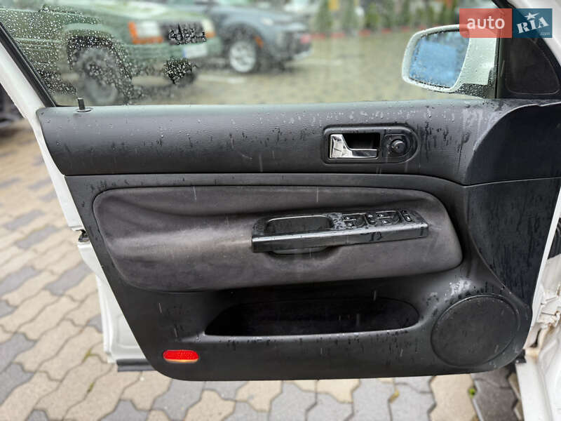 Універсал Volkswagen Golf 2001 в Чернівцях