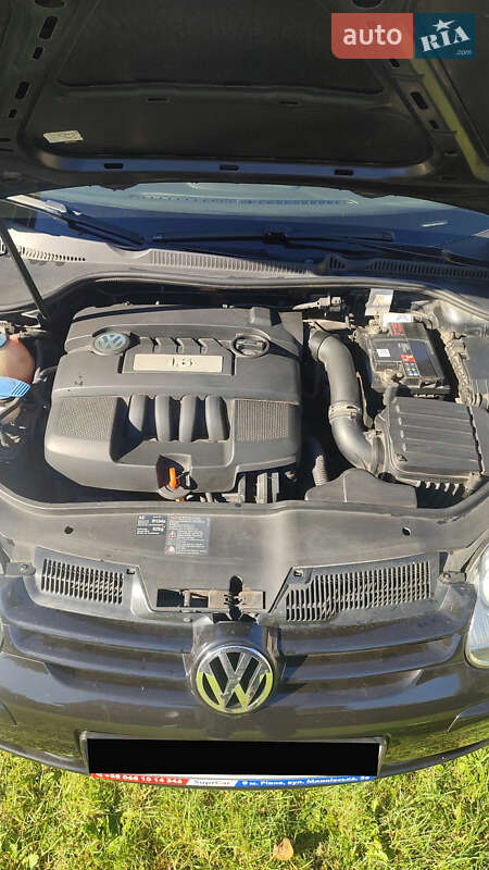 Хетчбек Volkswagen Golf 2008 в Житомирі