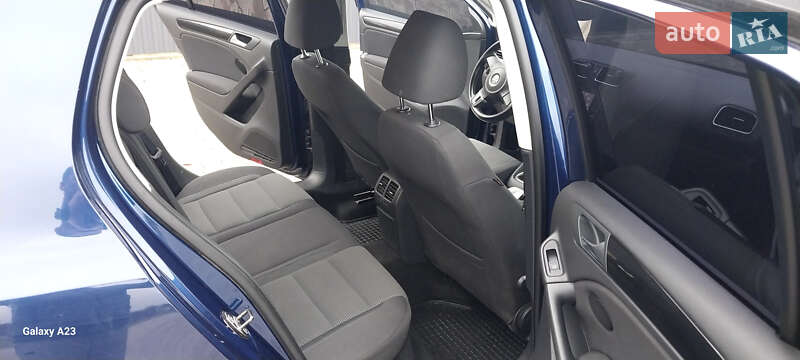 Хэтчбек Volkswagen Golf 2010 в Житомире