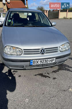 Хетчбек Volkswagen Golf 2001 в Хмельницькому