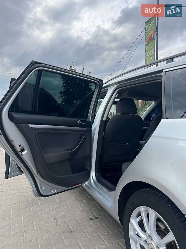 Универсал Volkswagen Golf 2009 в Первомайске