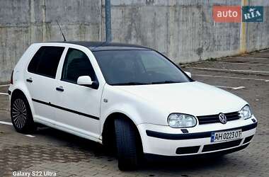 Хэтчбек Volkswagen Golf 2001 в  фото 5 Хэтчбек Volkswagen Golf 2001 в
