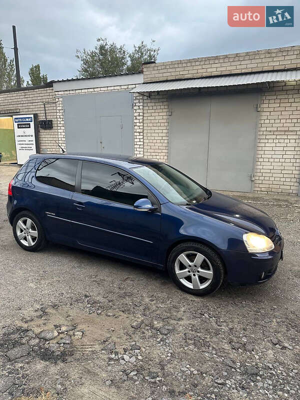 Хетчбек Volkswagen Golf 2008 в Дніпрі