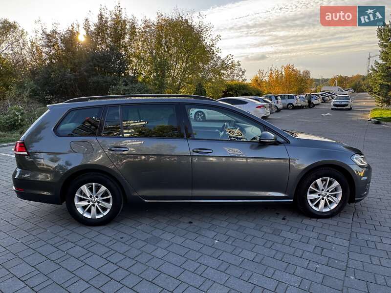 Універсал Volkswagen Golf 2019 в Хмельницькому