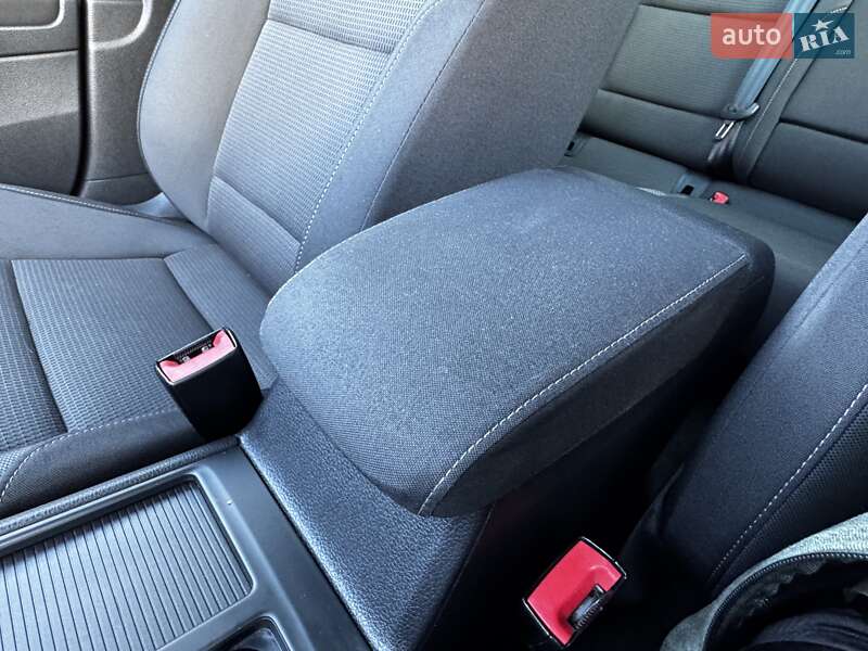 Універсал Volkswagen Golf 2019 в Хмельницькому