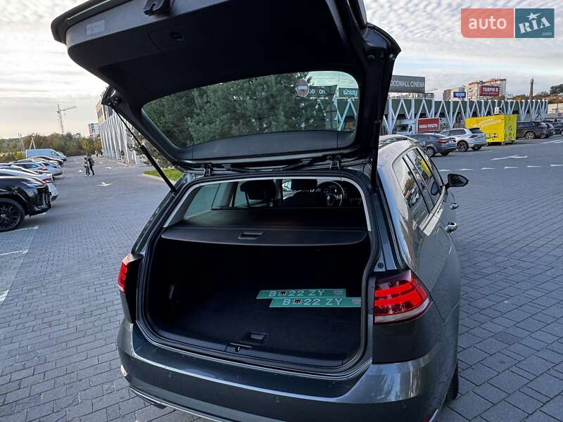 Універсал Volkswagen Golf 2019 в Хмельницькому