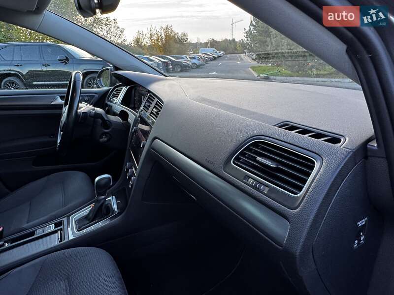 Універсал Volkswagen Golf 2019 в Хмельницькому