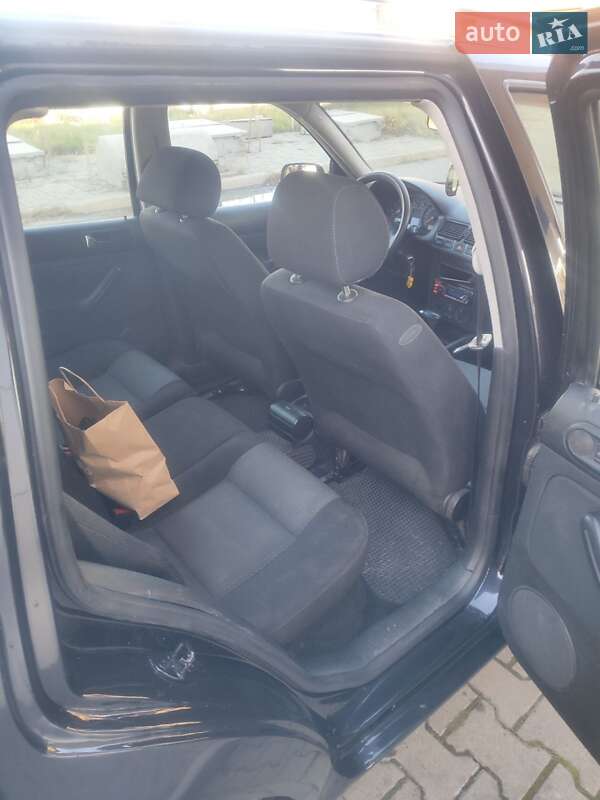 Універсал Volkswagen Golf 2003 в Старокостянтинові