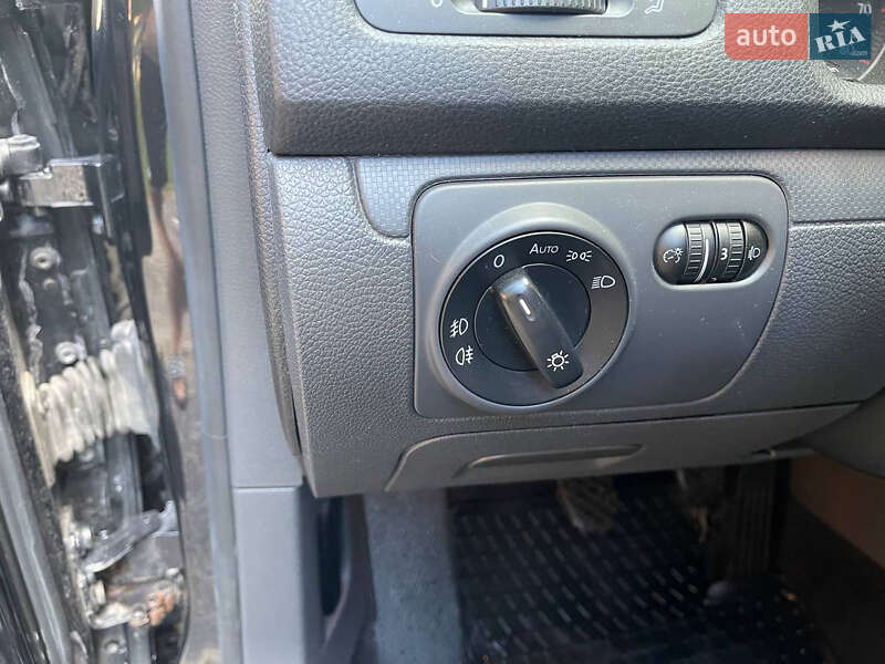 Хэтчбек Volkswagen Golf 2008 в Виннице