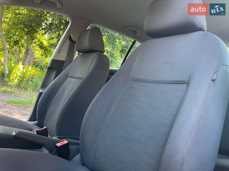 Хэтчбек Volkswagen Golf 2008 в Виннице