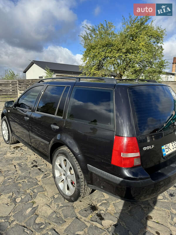 Універсал Volkswagen Golf 2003 в Рівному