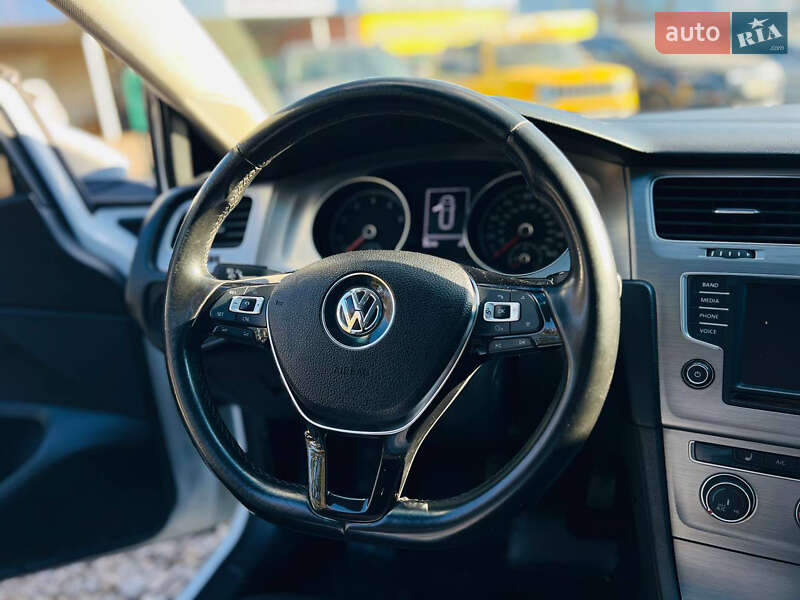 Универсал Volkswagen Golf 2016 в Полтаве