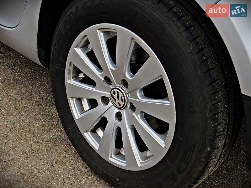 Хетчбек Volkswagen Golf 2005 в Черкасах