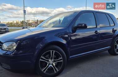 Хетчбек Volkswagen Golf 2003 в Вінниці