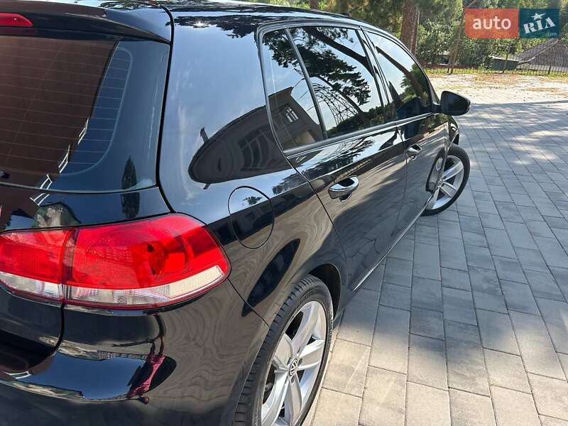 Хетчбек Volkswagen Golf 2010 в Охтирці