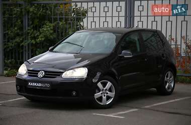 Хетчбек Volkswagen Golf 2008 в Харкові