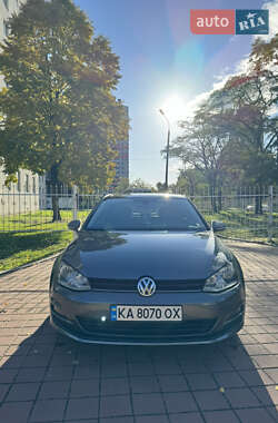 Хэтчбек Volkswagen Golf 2016 в Киеве