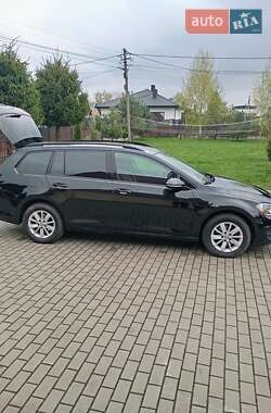 Универсал Volkswagen Golf 2016 в Луцке