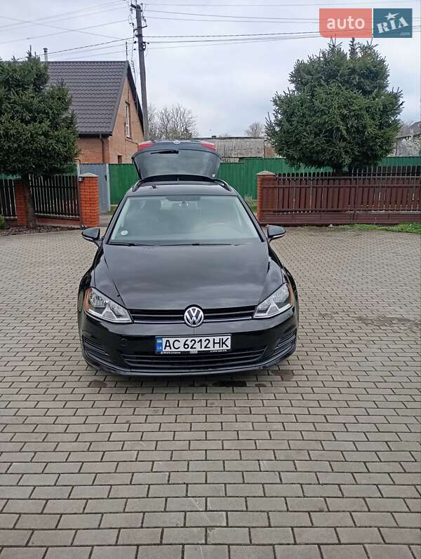 Універсал Volkswagen Golf 2016 в Луцьку