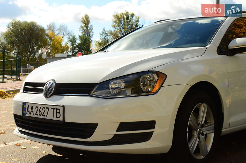 Універсал Volkswagen Golf 2015 в Києві