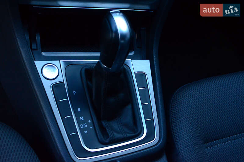 Універсал Volkswagen Golf 2015 в Києві