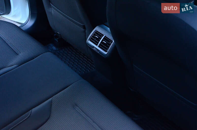 Універсал Volkswagen Golf 2015 в Києві