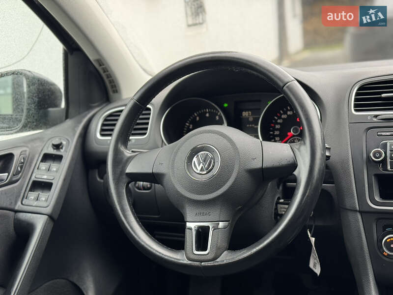Хетчбек Volkswagen Golf 2012 в Львові
