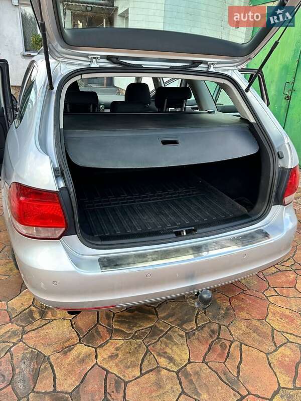 Універсал Volkswagen Golf 2011 в Городку