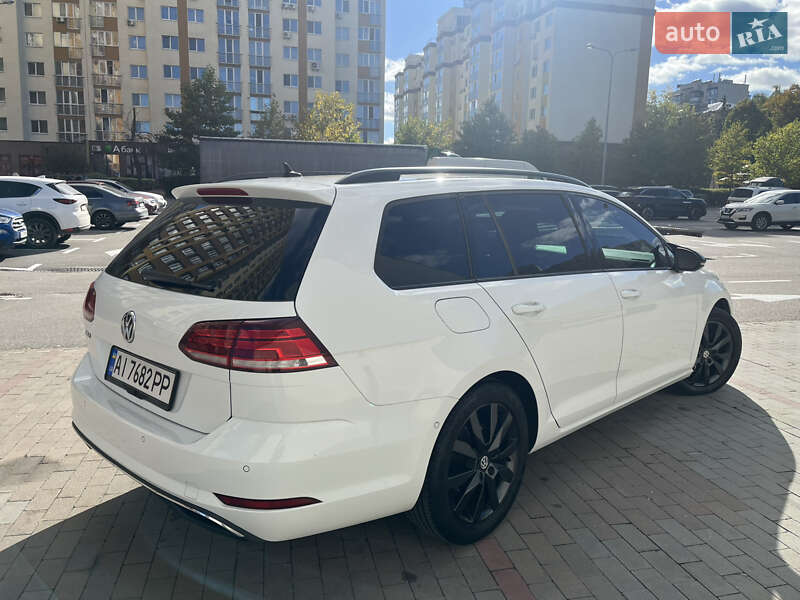Універсал Volkswagen Golf 2017 в Києві