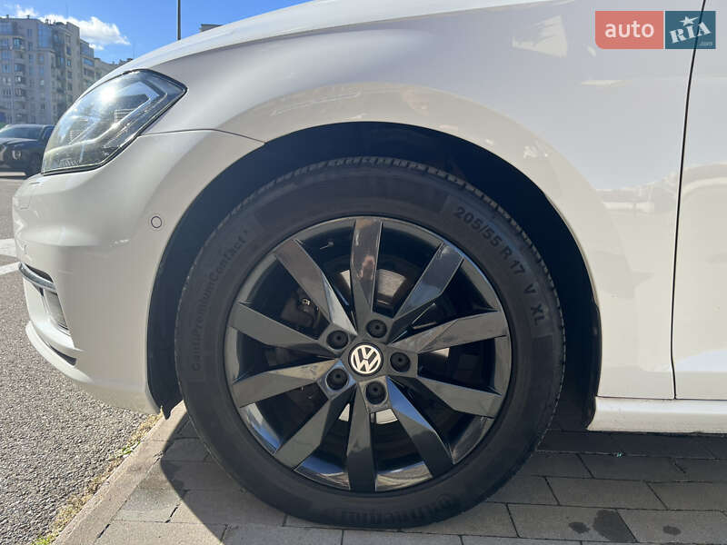 Універсал Volkswagen Golf 2017 в Києві