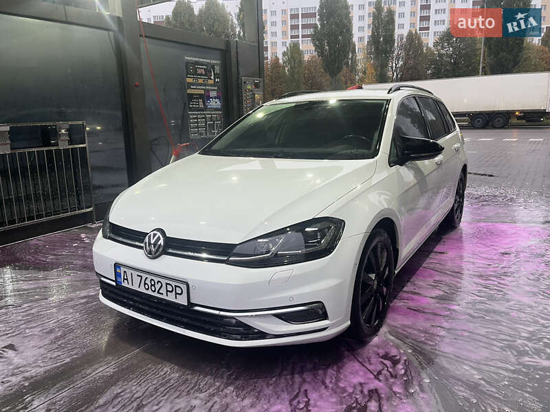 Універсал Volkswagen Golf 2017 в Києві