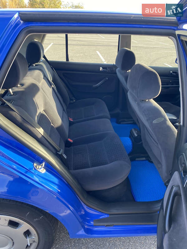 Хетчбек Volkswagen Golf 1999 в Києві