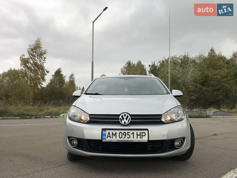 Універсал Volkswagen Golf 2011 в Звягелі