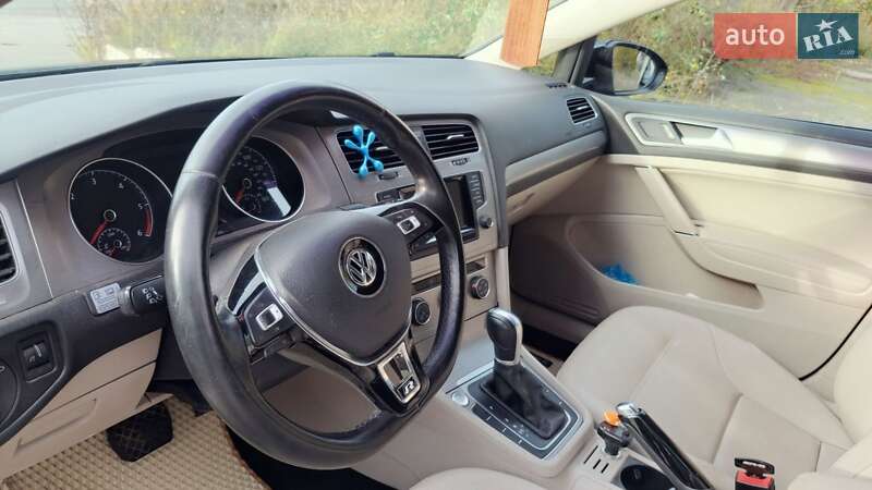 Універсал Volkswagen Golf 2015 в Жмеринці