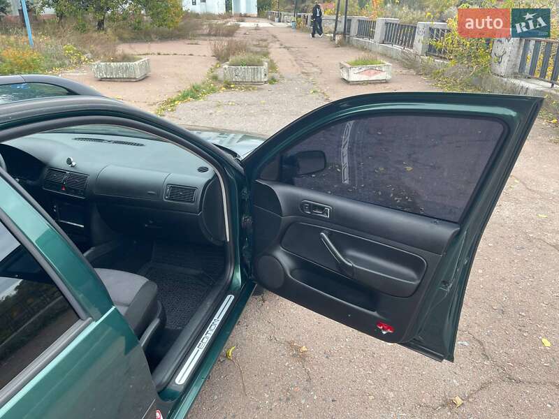 Універсал Volkswagen Golf 2000 в Чернігові