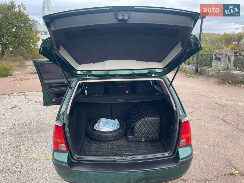 Універсал Volkswagen Golf 2000 в Чернігові