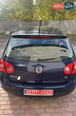 Хэтчбек Volkswagen Golf 2006 в  фото 5 Хэтчбек Volkswagen Golf 2006 в