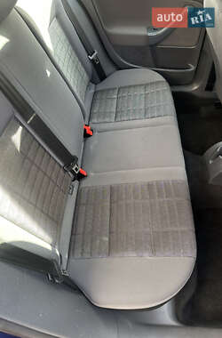 Хэтчбек Volkswagen Golf 2006 в  фото 14 Хэтчбек Volkswagen Golf 2006 в