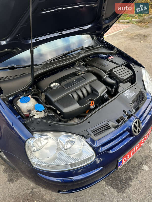 Хэтчбек Volkswagen Golf 2006 в Хороле