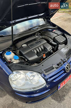 Хэтчбек Volkswagen Golf 2006 в  фото 38 Хэтчбек Volkswagen Golf 2006 в