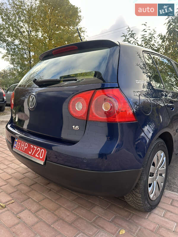 Хэтчбек Volkswagen Golf 2006 в Хороле