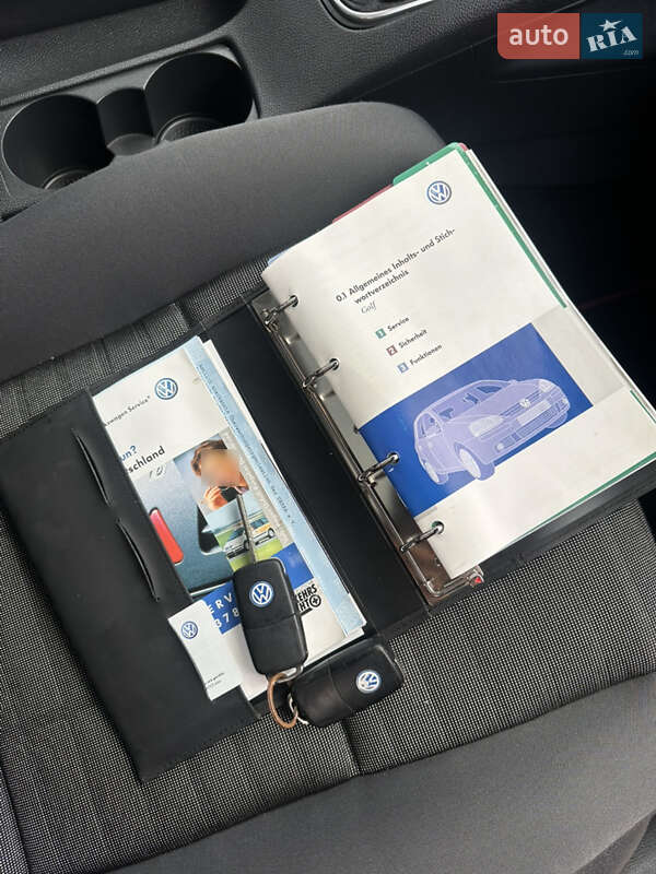 Хэтчбек Volkswagen Golf 2006 в Хороле